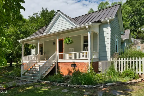 108 S Occoneechee Street, Hillsborough, NC 27278