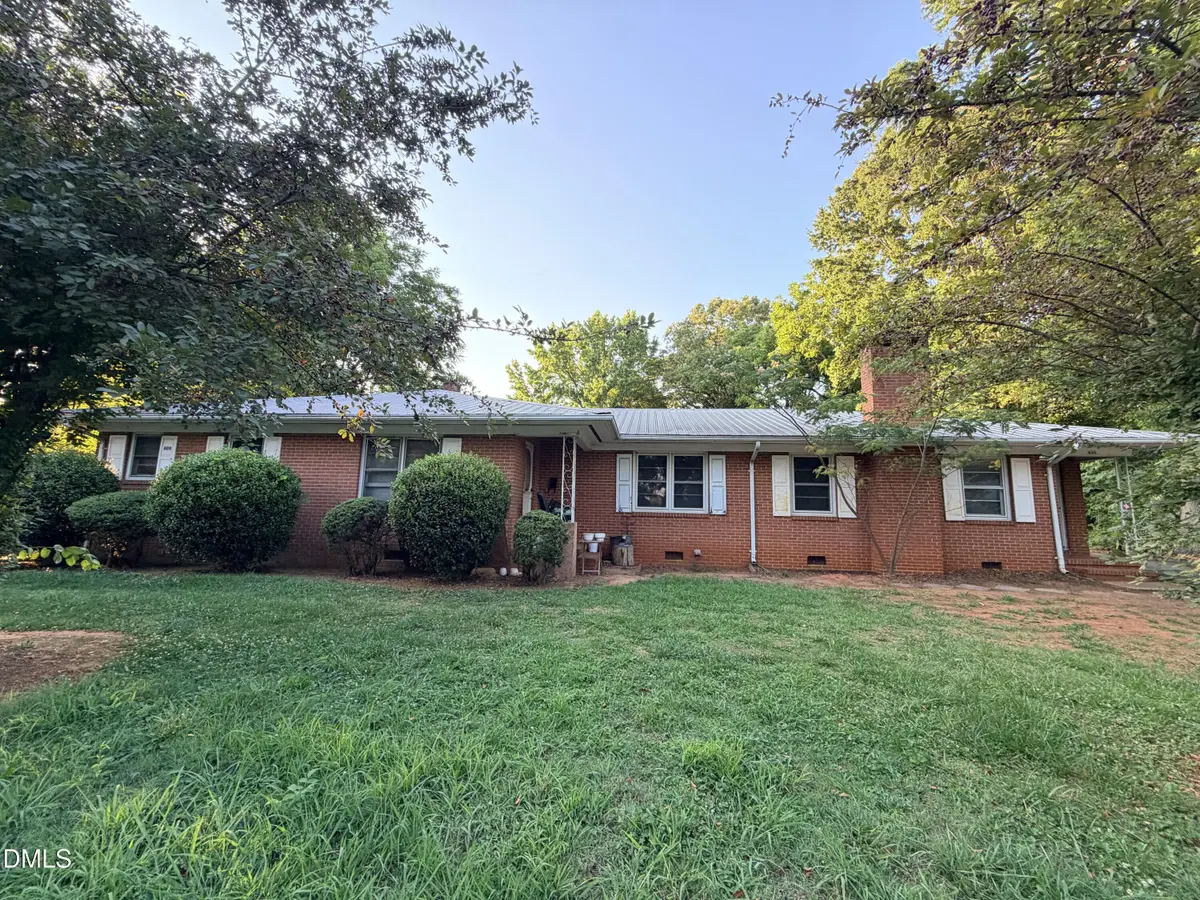 611 E Raleigh Street, Siler City, NC 27344 - #1
