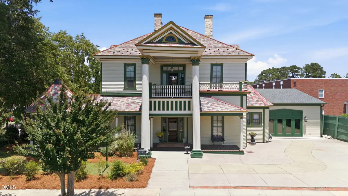 201 E Hill Street, Benson, NC 27504 - #1