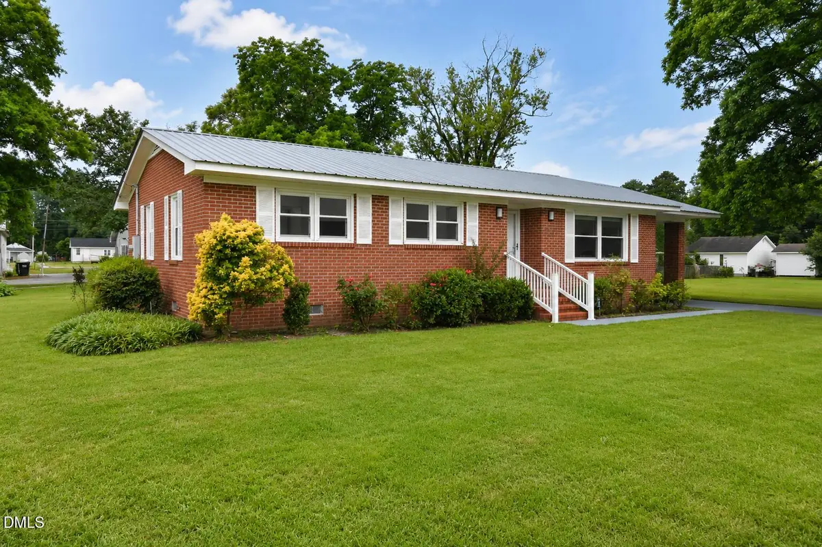 414 E Bostic Street, Beulaville, NC 28518 - #1