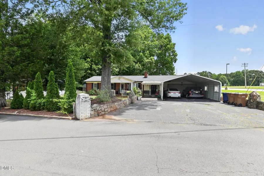 202 Newbold Street, Lincolnton, NC 28092 - #2