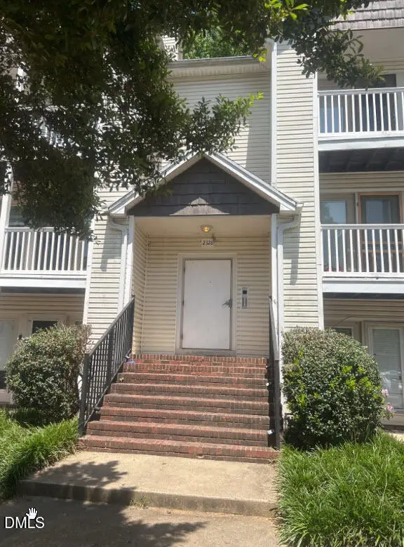 2328 W Vandalia Road, Greensboro, NC 27407