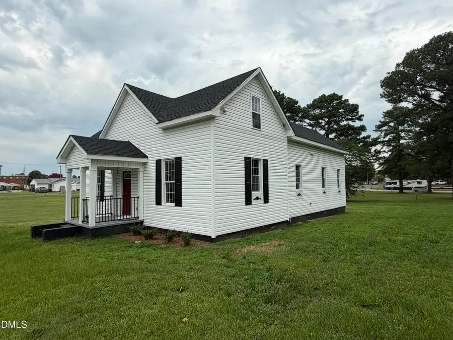 305 E Harnett Street, Benson, NC 27504 - #2