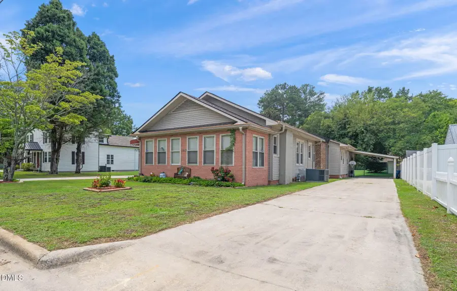 307 W Canary Street, Dunn, NC 28334 - #3