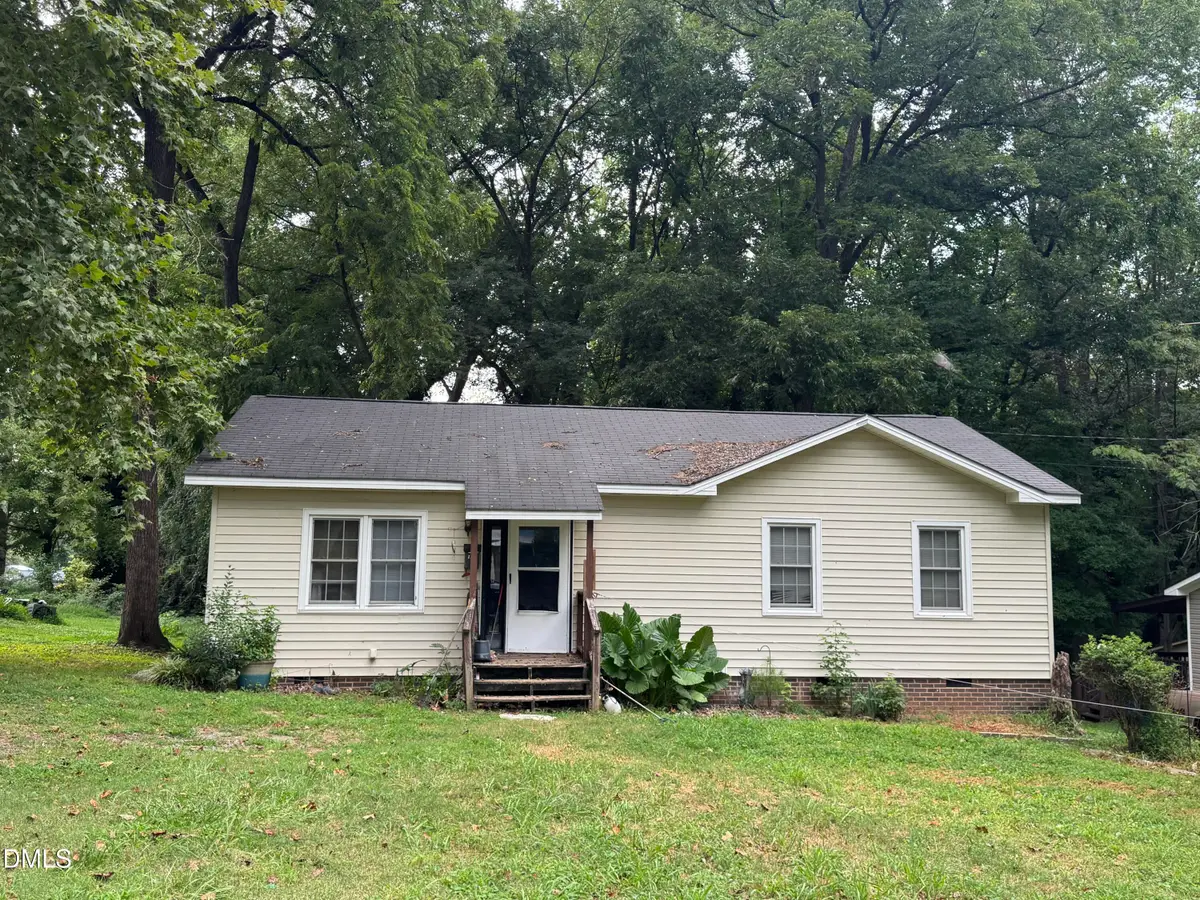 138 W Dolphin Street, Siler City, NC 27344 - #1