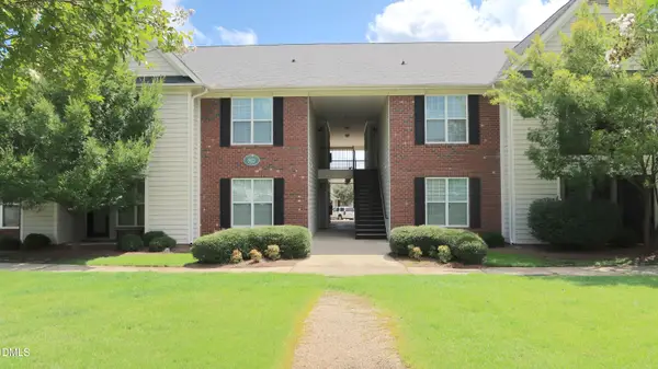 89 Gallery Drive, Spring Lake, NC 28390