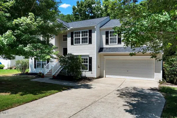 529 Dogwood Creek Place, Fuquay Varina, NC 27526