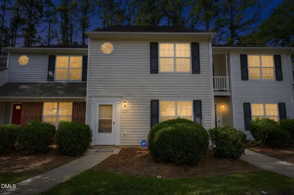 5553 Fieldcross Court, Raleigh, NC 27610