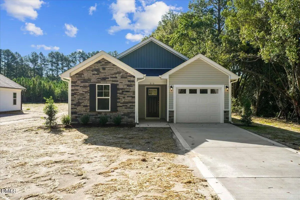 310 E Howard Street, Roseboro, NC 28382 - #1