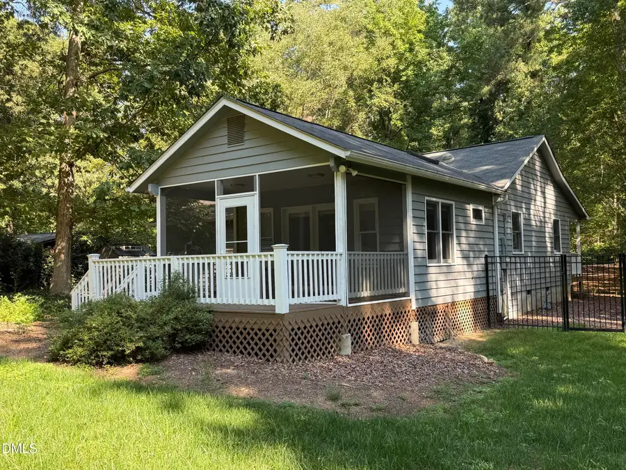 137 B Windsor Circle, Chapel Hill, NC 27516 - #2