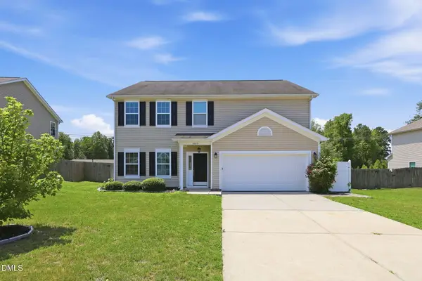 1009 Harvest Point Drive, Fuquay Varina, NC 27526