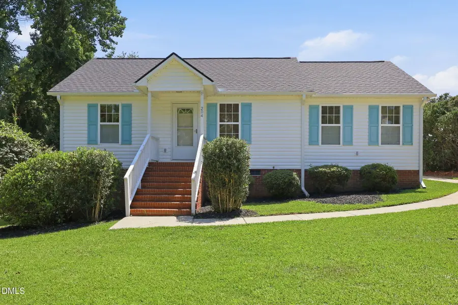 204 Dustin Drive, Benson, NC 27504 - #2