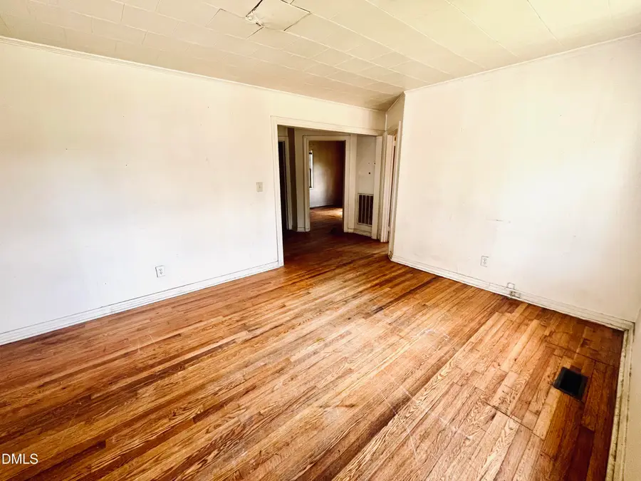 612 Maryland Avenue, Burlington, NC 27217 - #3