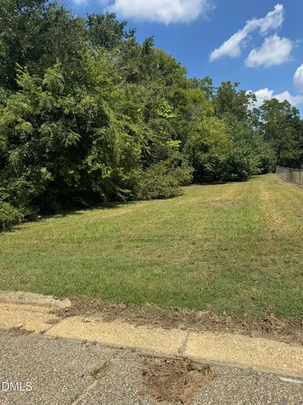 1011 E Broad Street, Dunn, NC 28334