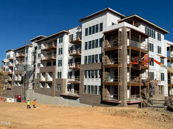 211 S Crk Crossing, Chapel Hill, NC 27516