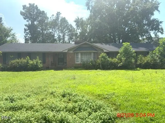 709 Frederick Avenue, Laurinburg, NC 28352 - #1