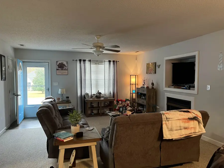 304 Appaloosa Court, Swansboro, NC 28584 - Image #3