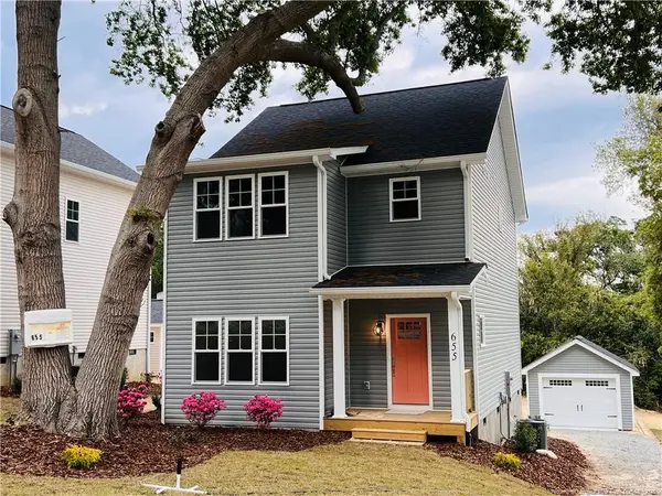 655 W Iowa Avenue, Southern Pines, NC 28387