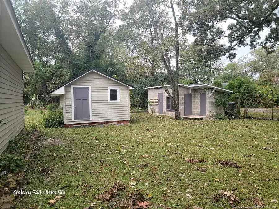 209 E Elwood Avenue, Raeford, NC 28376 - #3