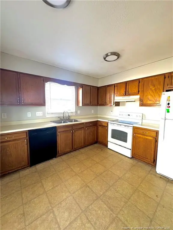 824 Glen Reilly Drive, Fayetteville, NC 28314 - #2