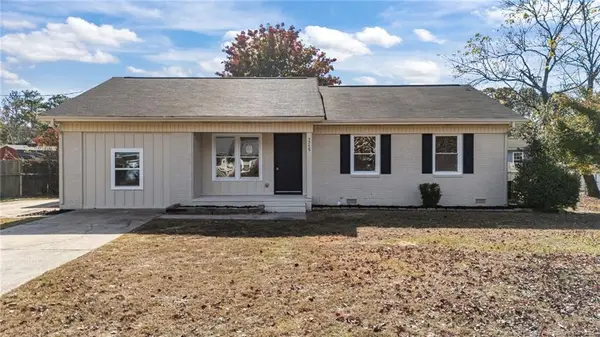 3275 Glenmore Drive, Hope Mills, NC 28348