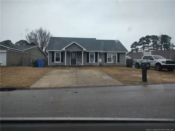 2204 Mossy Cup Lane, Fayetteville, NC 28304