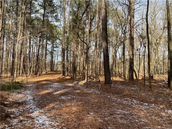 Breezeway Lane, Carthage, NC 28327