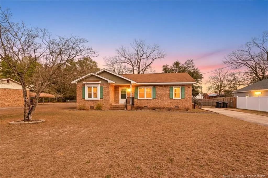 812 N Jackson Street, Raeford, NC 28376 - #1