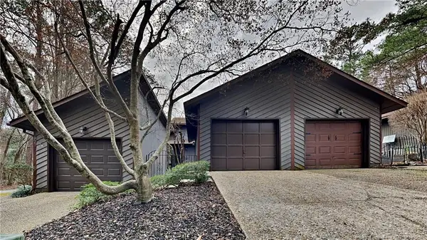 933 Creek Side Run, Fayetteville, NC 28303