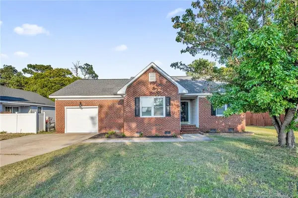 805 Windingwood Place, Hope Mills, NC 28348