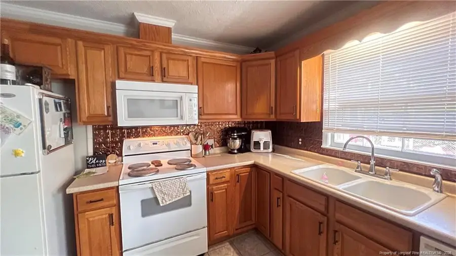 4001 Kings Cross Road, Lumberton, NC 28358 - #3