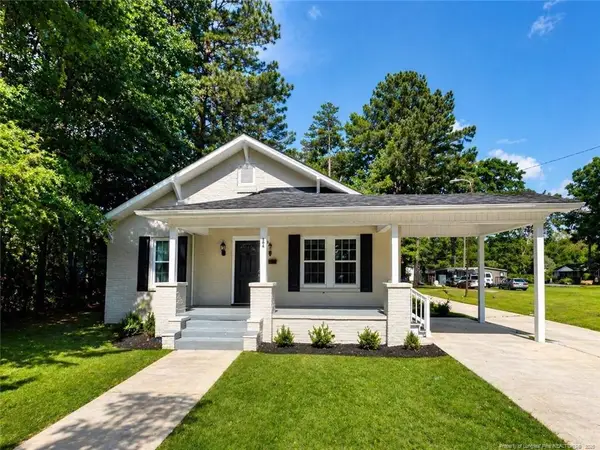 304 S Patterson Street, Maxton, NC 28364