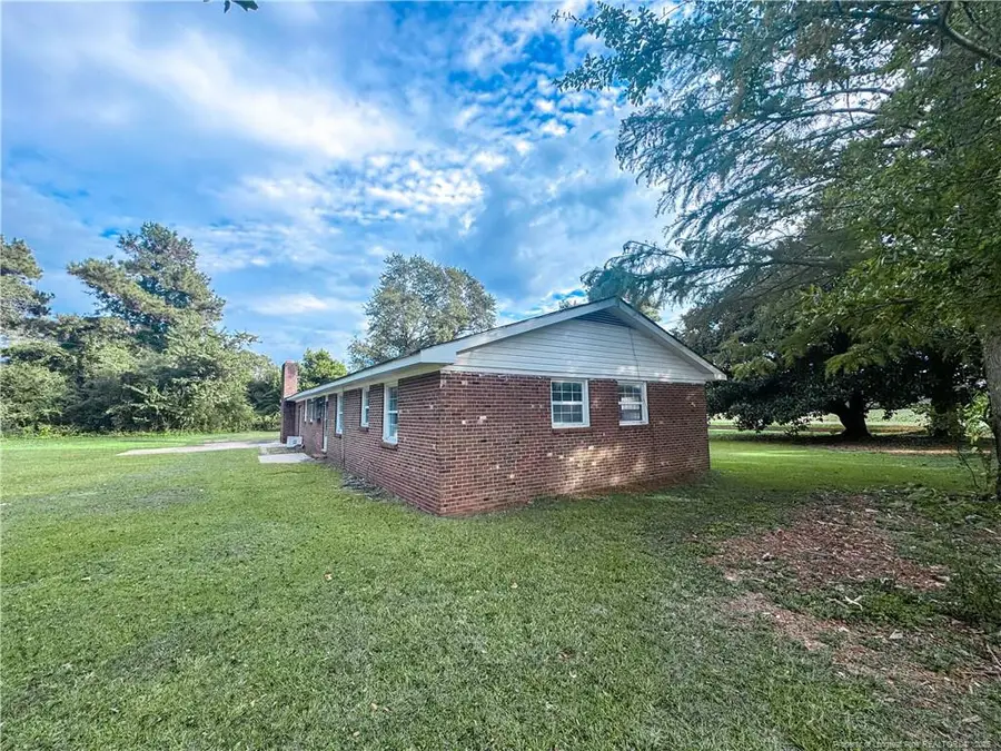 2879 County Line Road, Saint Pauls, NC 28384 - #2
