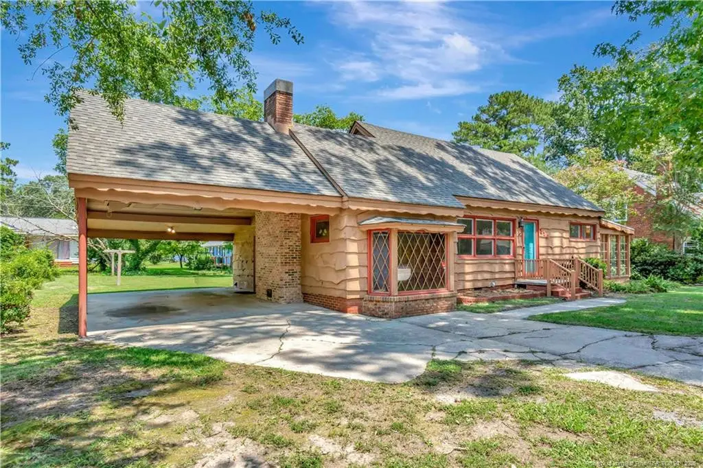 314 W 18th Street, Lumberton, NC 28358 - #1