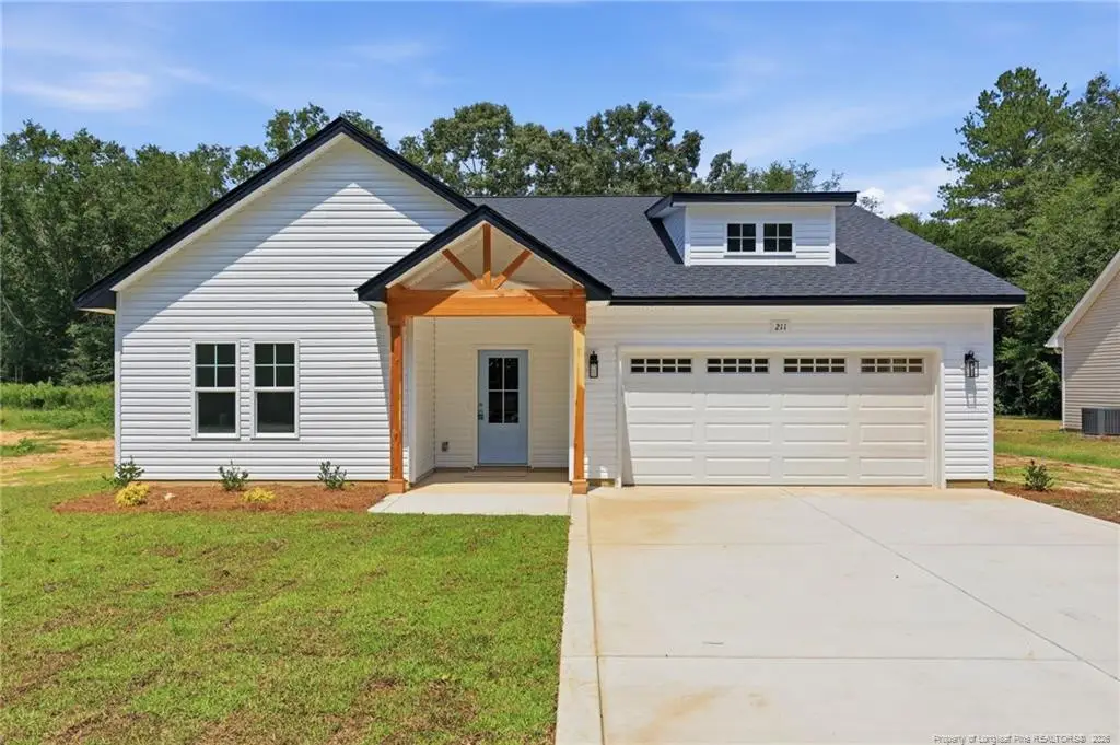 211 E 7th Avenue, Raeford, NC 28376 - #1