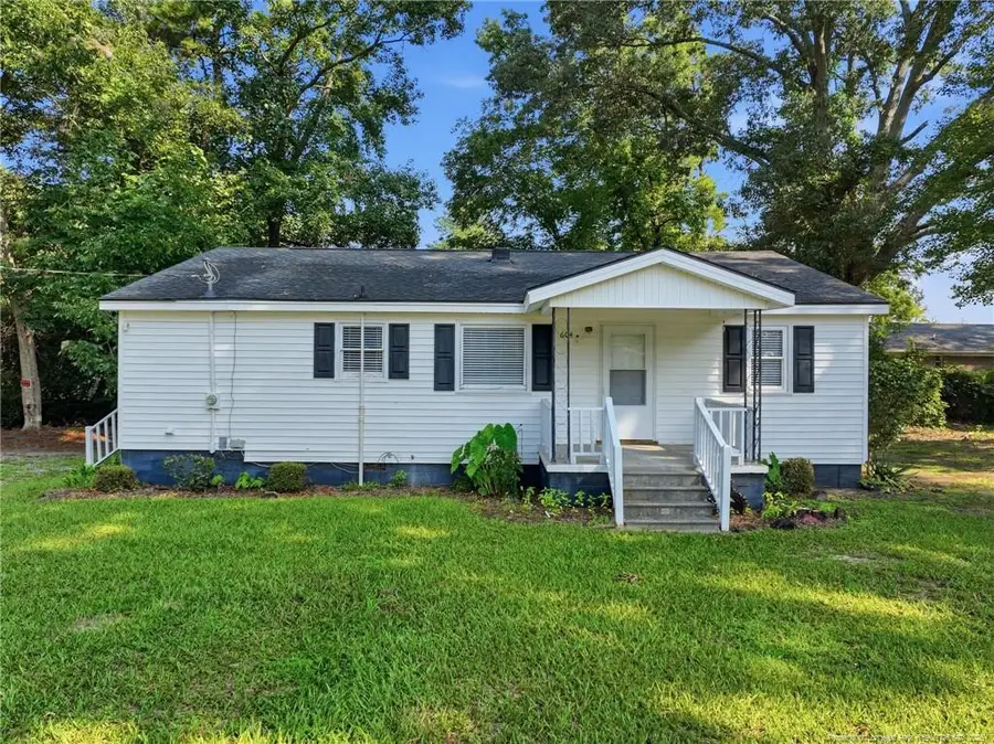 604 Calhoun Street, Clinton, NC 28328 - #3