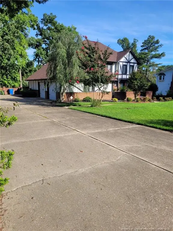 209 E Lochhaven Drive, Fayetteville, NC 28314 - #2
