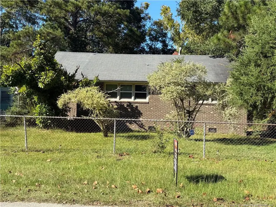 523 E 5th Avenue, Raeford, NC 28376 - #2