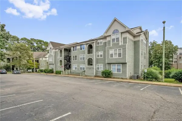 946 Stewarts Creek Drive, Fayetteville, NC 28314