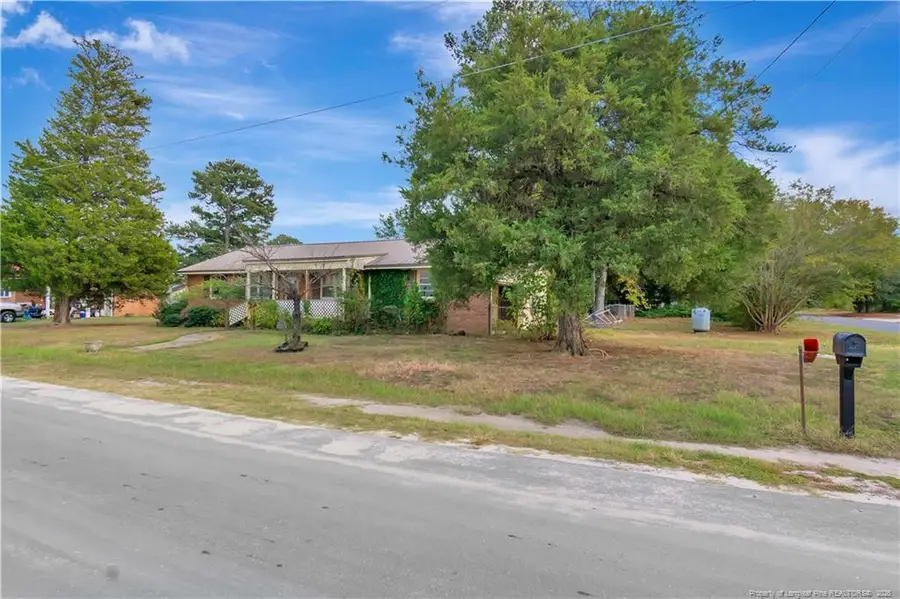 127 Lake Drive, Lumberton, NC 28358 - #2