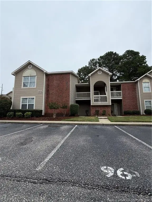 672 Bartons Landing Place, Fayetteville, NC 28314