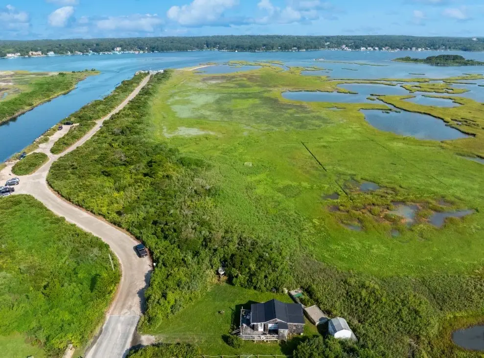 853 W Beach Road, Charlestown, RI 02813 - Image #1