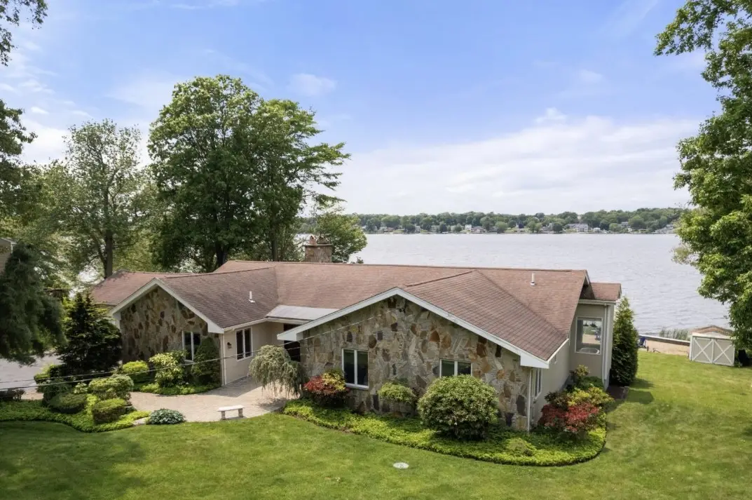 41 Plymouth Boulevard, Westport, MA 02790 - Image #1