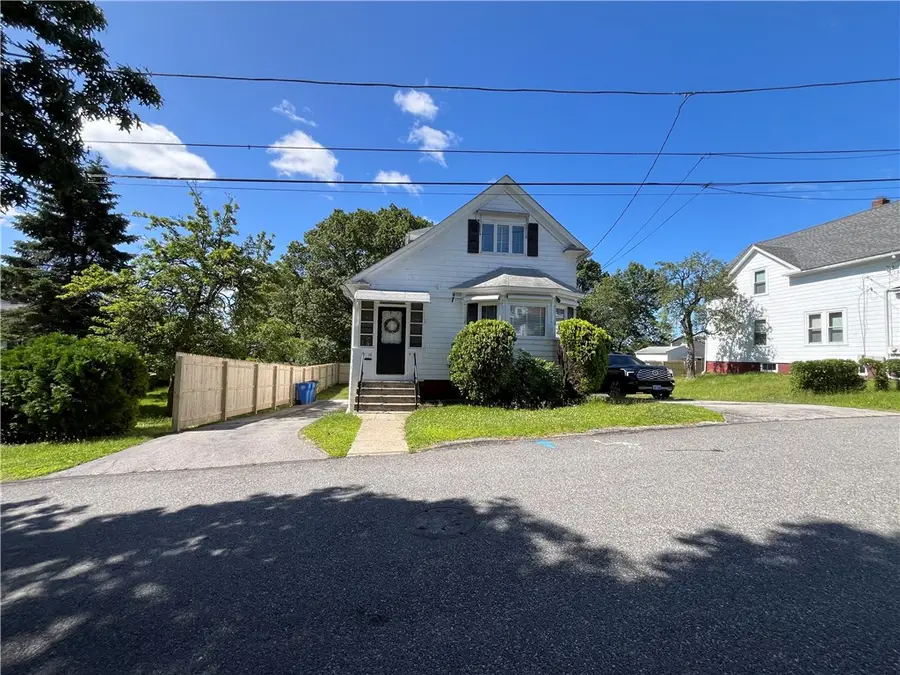 16 Winthrop Street, Cranston, RI 02910 - Image #2