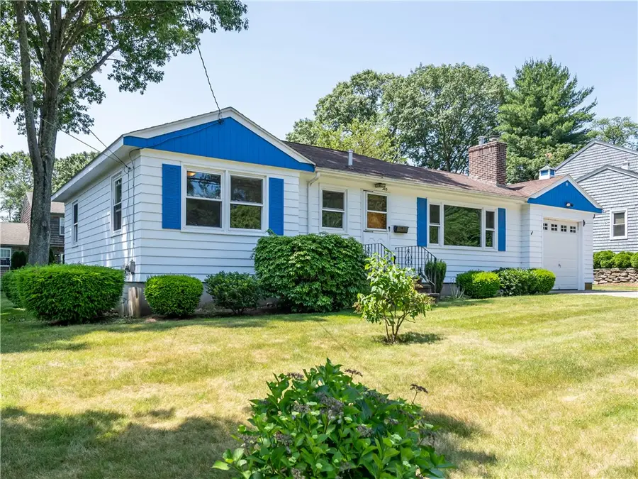 205 Lincoln Avenue, Barrington, RI 02806 - Image #2