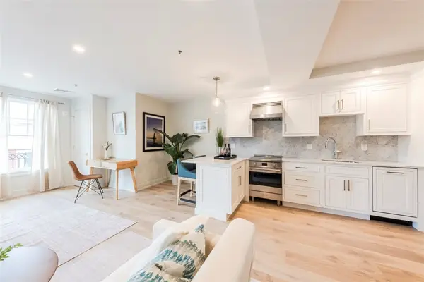 10 Brown & Howard #106, Newport, RI 02840