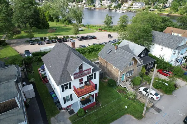 19 Remington Street, Warwick, RI 02888