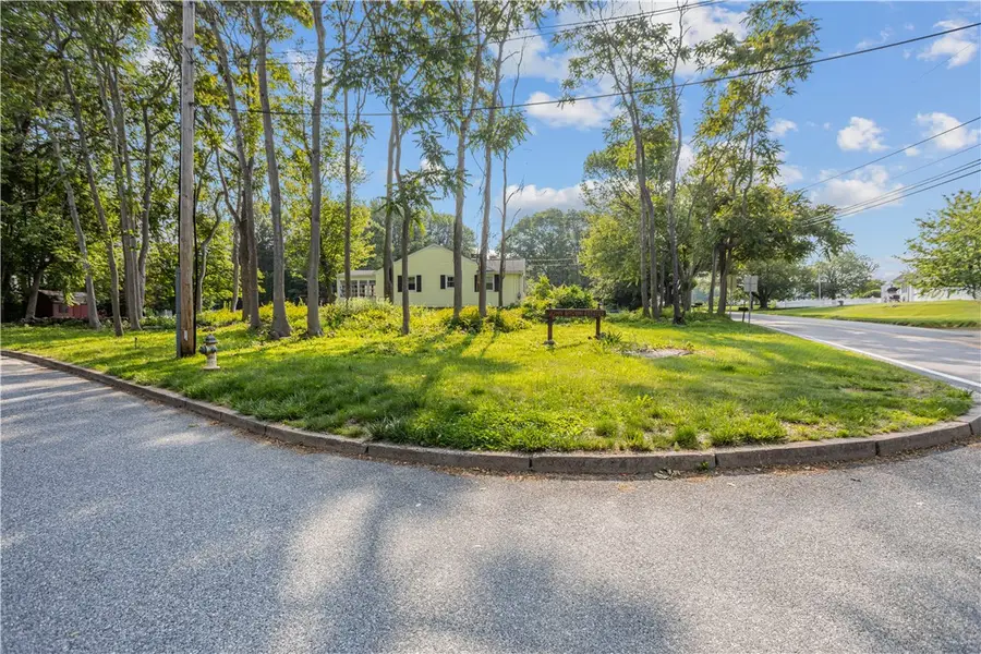 192 Schoolhouse Road, Warren, RI 02885 - Image #2