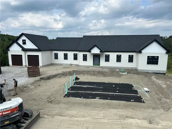 31 Stone Path Way, Glocester, RI 02814