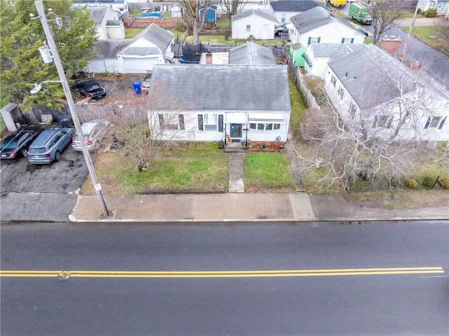 496 Beverage Hill Avenue, Pawtucket, RI 02861 - Image #2